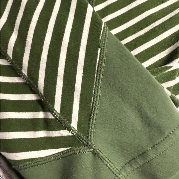 J.Crew X New Balance High Waisted Leggings Diagonal
Stripe Bronze Size S - Picture 3 of 8